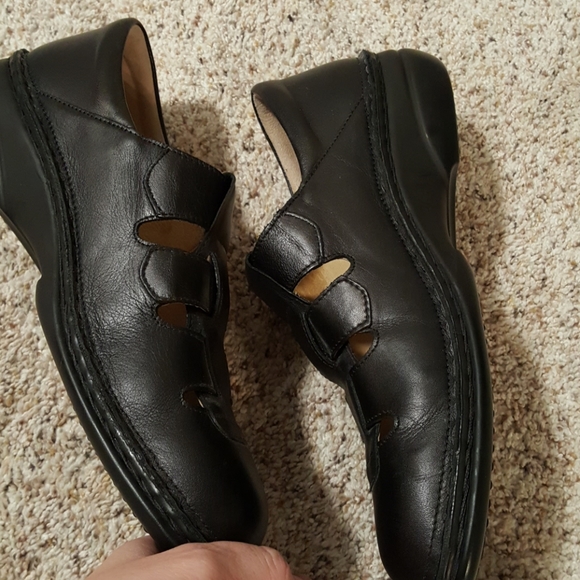 Gently worn Finn Comfort perforated footbed - Picture 4 of 9